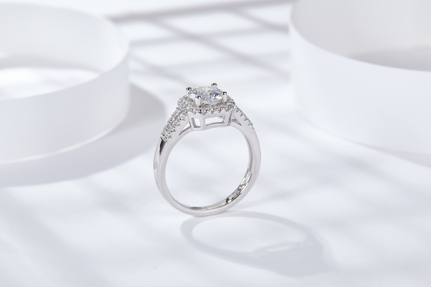 [TW] [#Link22] 1 Carat Round Cutting S925 Sterling Silver Mossanite