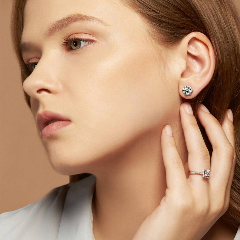 [TW] [#Link 63] 2 Carat Classic Six Claws Round Shape S925 Sterling Silver Mossanite Earrings